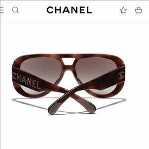 🤎$585. Chanel Havana crystal Aviator w/soft mirror lenses. Excellent Condition!
